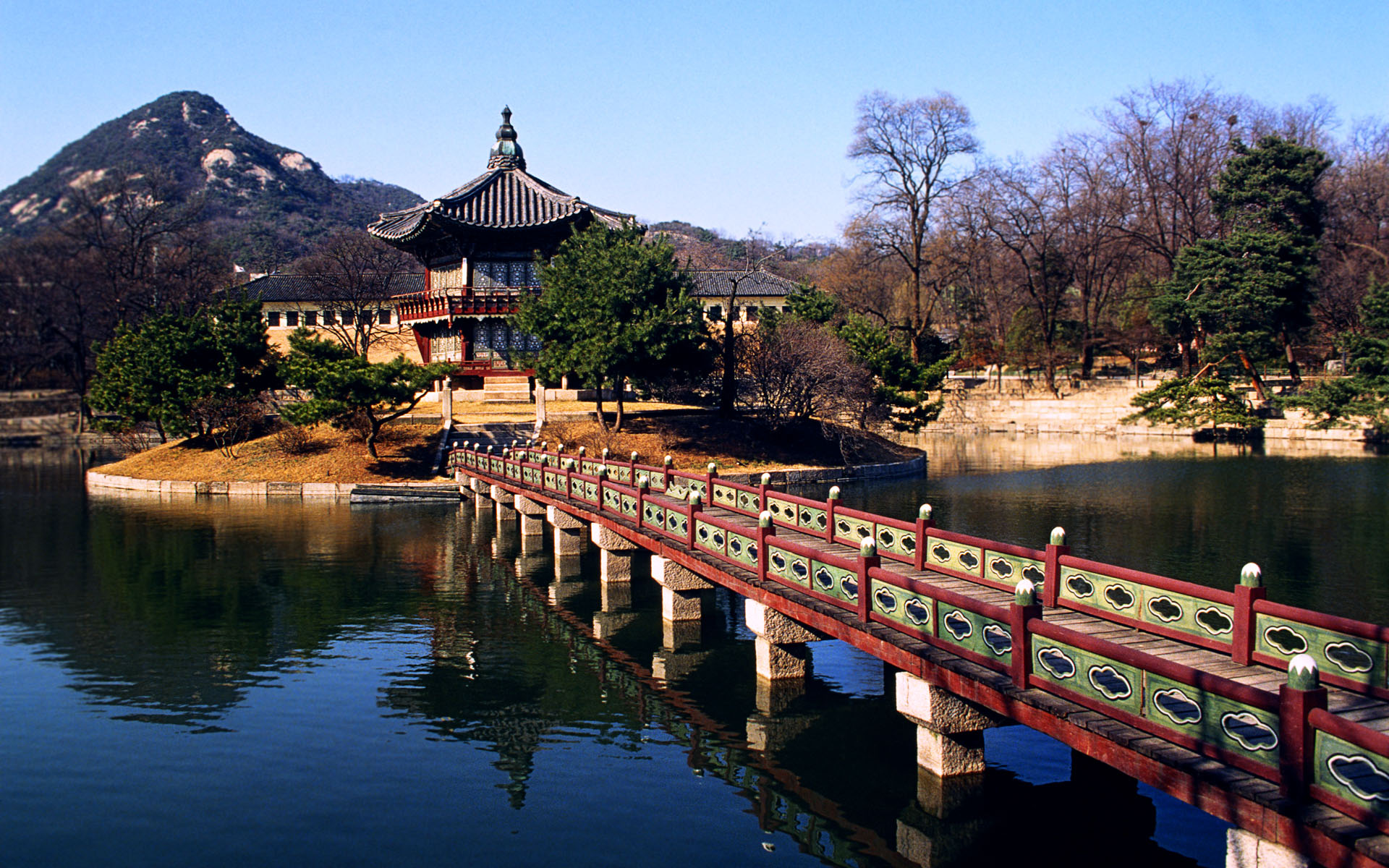 Informative Essay Best Tourist Attraction In South Korea My